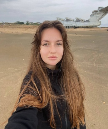 Опыт и креативность - вот то, что я предлагаю тебе. Со мной ты окунешься в мир наслаждения и страсти. Мои нежные руки и тело соблазнят тебя, а мой опыт позволит доставить максимум удовольствия. Я предлагаю широкий спектр услуг, которые удовлетворят самые изысканные вкусы. Живу в Москве и готова встретиться с тобой в любое время и в любом месте. У меня есть отличные отзывы, которые подтверждают мою профессиональную и качественную работу. Смотри мои фото, чтобы увидеть своеобразное воплощение женской красоты и страсти. Жду тебя, чтобы сделать твои фантазии реальностью. 😘🔥🌹 Таисия